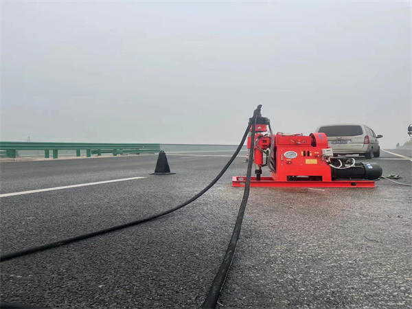 衡东马路路基路面开裂下沉注浆加固灌浆