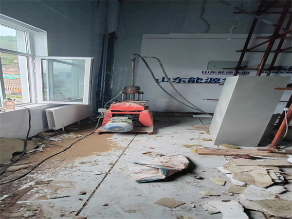 衡东地基基础下沉墙体裂缝加固注浆顶升施工