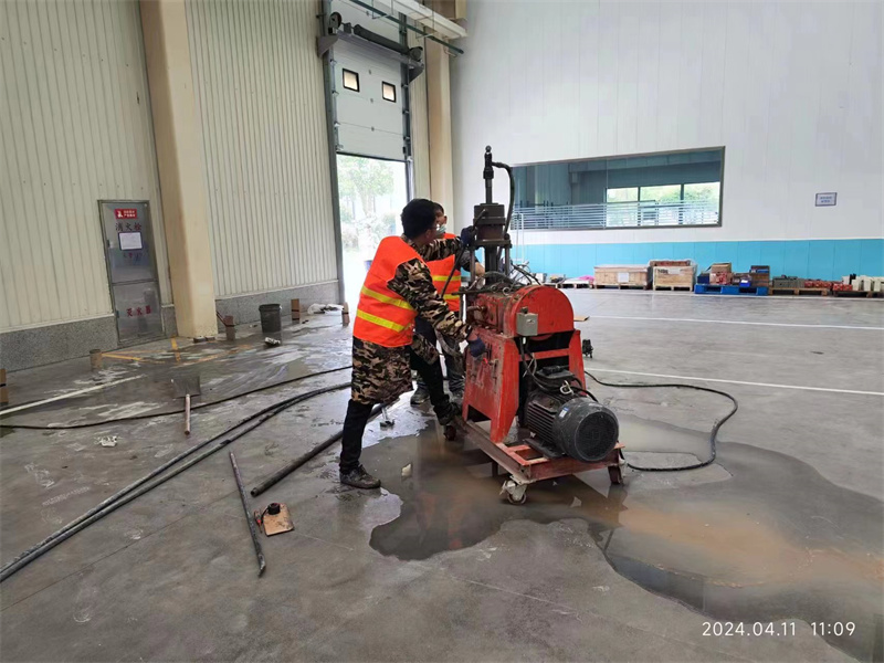 衡东厂房地面下沉塌陷注浆加固施工